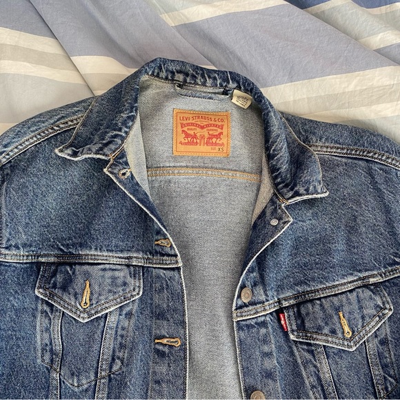 Women’s Oversized Lévis jean jacket xsmall, new - Picture 2 of 4